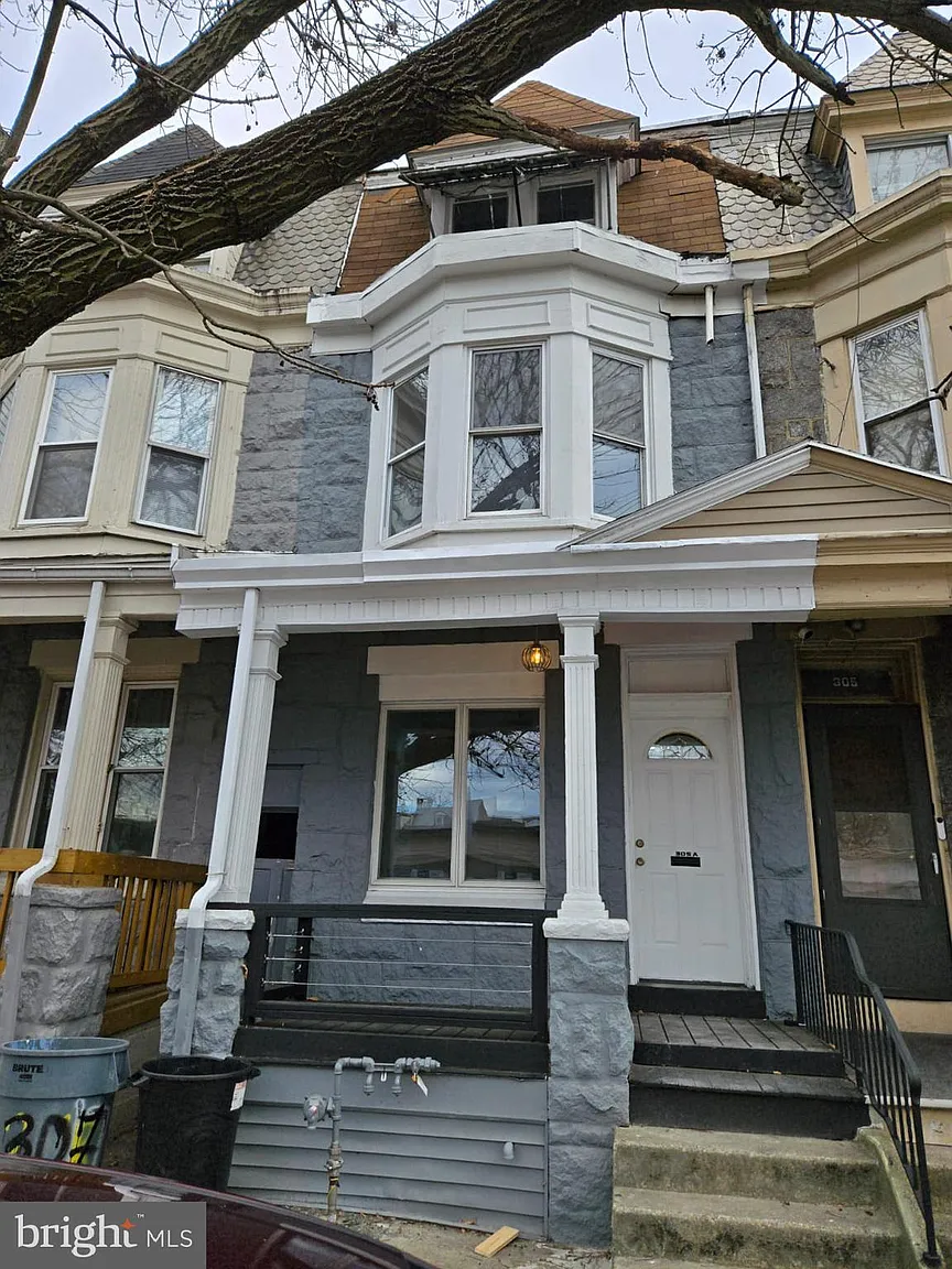 305 McKnight St photo 1