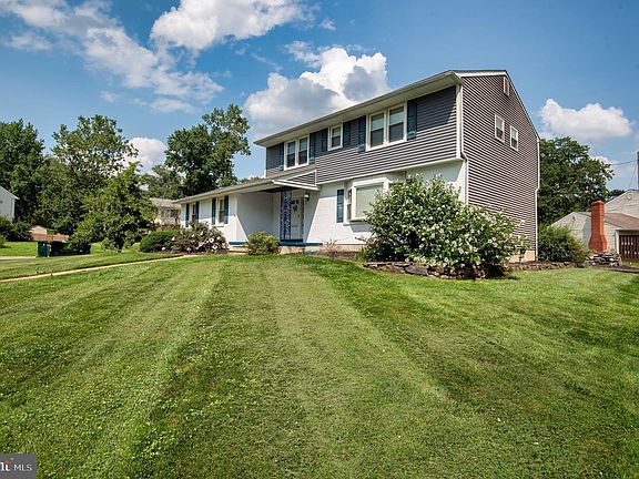 2nd image of 2118 Brandywood Dr