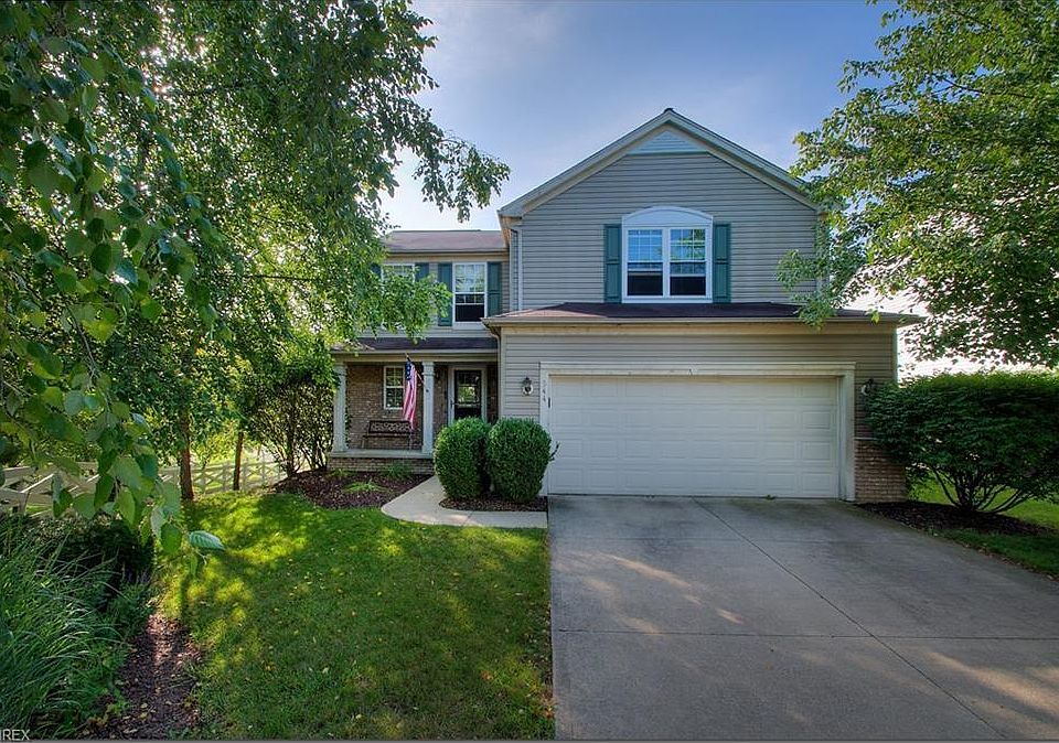 1st image of 544 Canterbury Ln