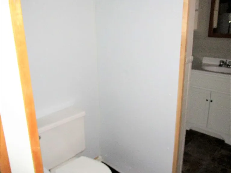 709 N Broadway St — Photo 12
