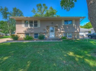 9383 Valley Forge Ln N, Maple Grove, MN 55369