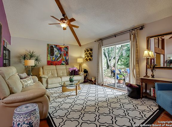 4th image of 3031 Sir Phillip Dr