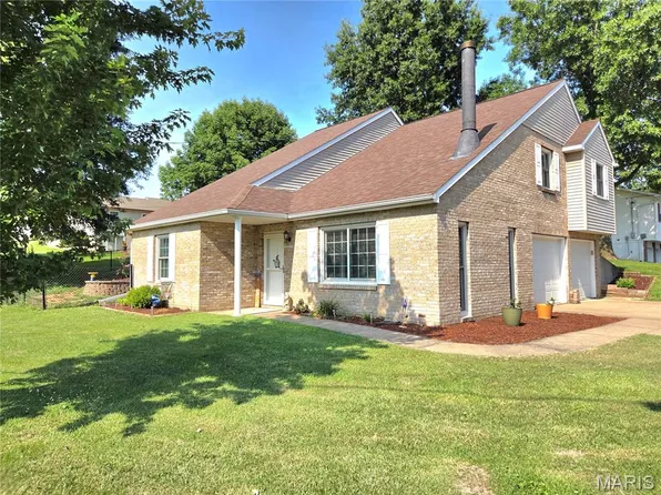 144 Rosewood Dr, Hannibal, MO 63401