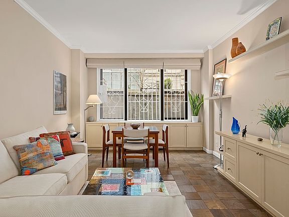 3rd image of 130 E 18th St APT 1S