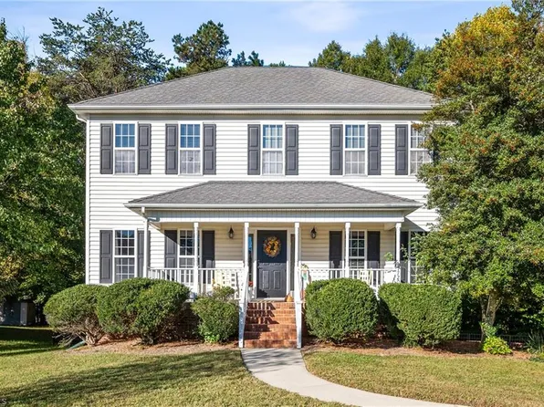 1720 Lower Brook Dr, Clemmons, NC 27012