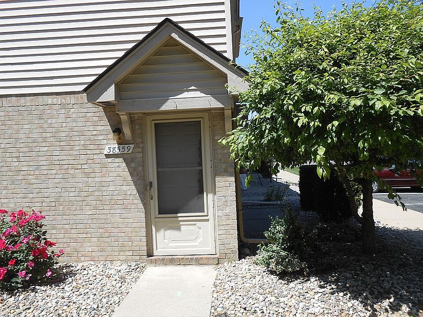 1st image of 38559 Wellington Dr