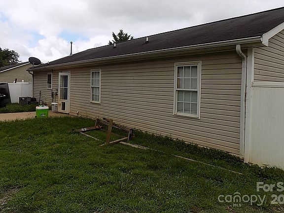 2nd image of 728 Smyre Dr