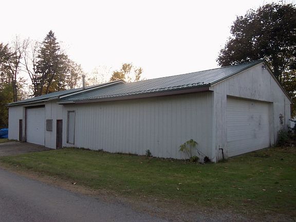 4th image of 602 Washington St