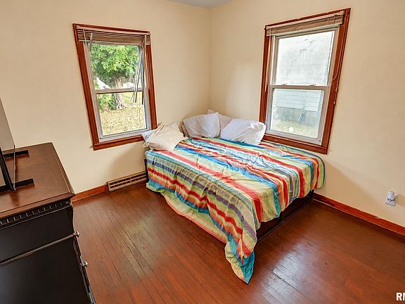 5th image of 306 E Washington St