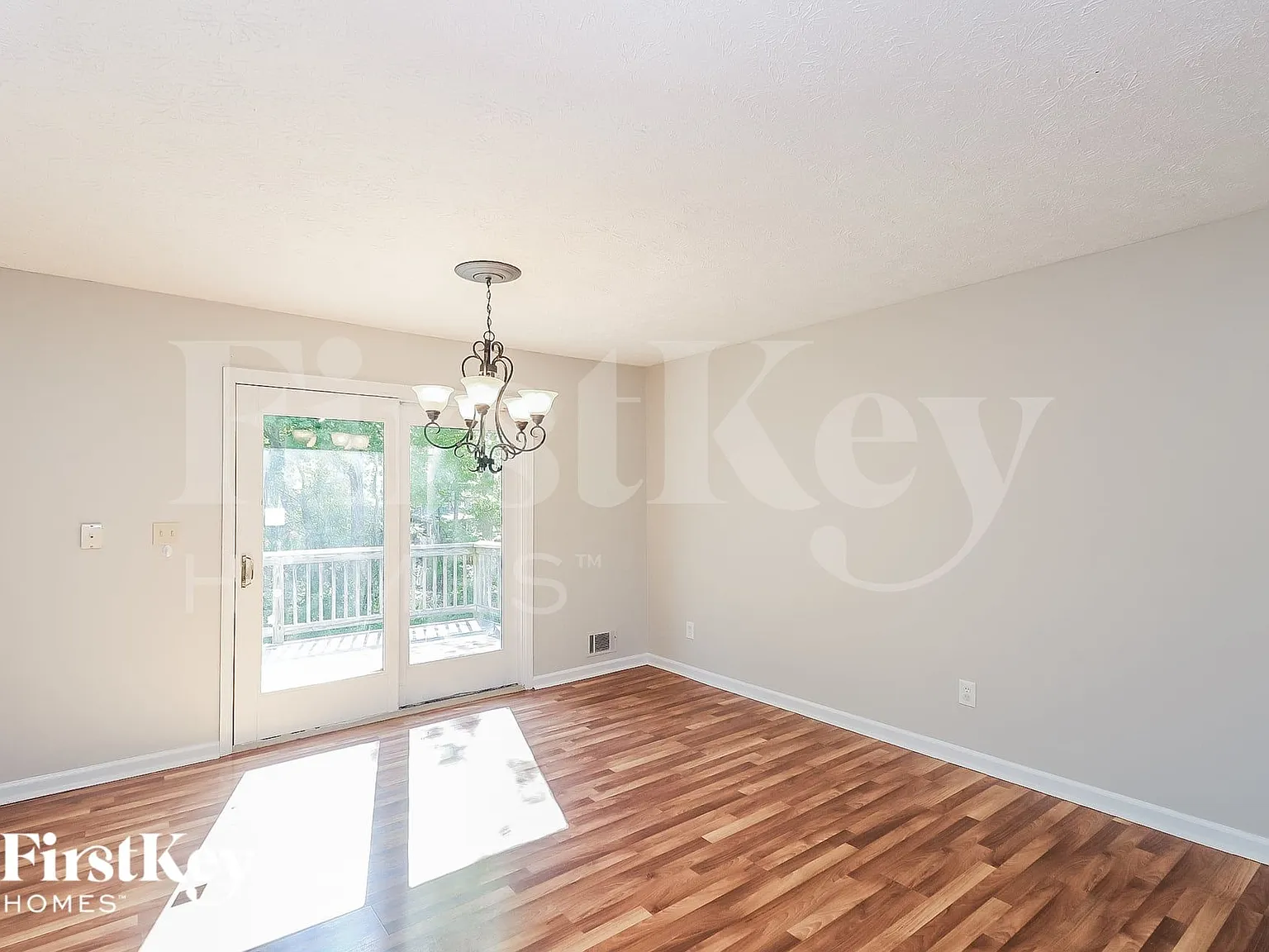 4 bed, 3.0 bath, 2686 sqft, $3,385 — Photo 4