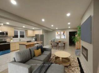 32 Santa Barbara Rd, Toronto, ON M2N 2C2