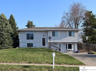 21108 Appaloosa Dr, Elkhorn, NE 68022