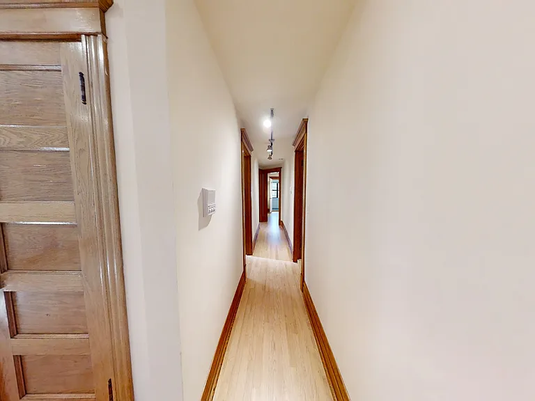 1443 W Belle Plaine Ave #2 — Photo 5