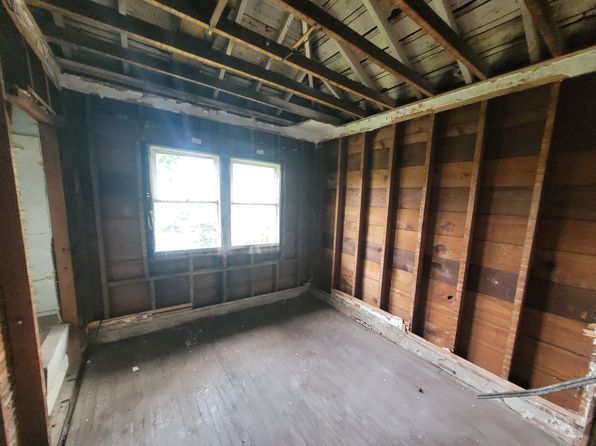 detroit-michigan-88398033 picture