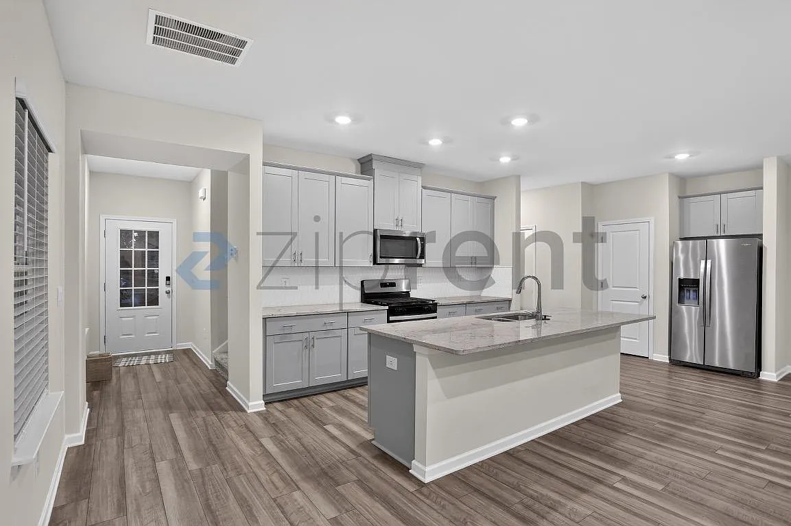 3 bed, 2.5 bath, 1962 sqft, $2,800 — Photo 4