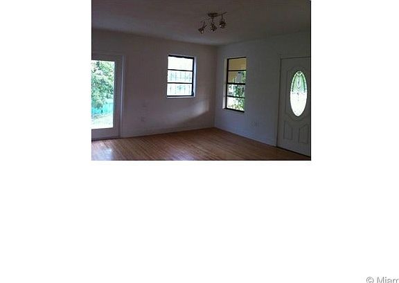 3rd image of 1395 NE 134th St