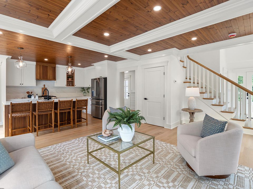 1st image of 10 Laurel Lane