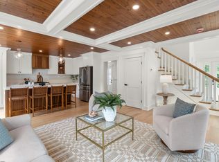 10 Laurel Ln, Forestdale, MA 02644