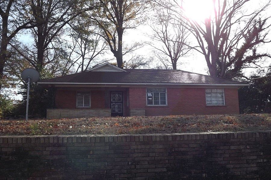 1st image of 1827 Edward Ave
