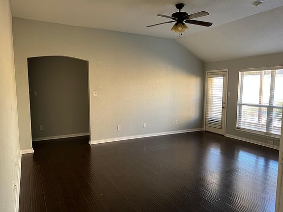 4th image of 2704 Wildridge Ct