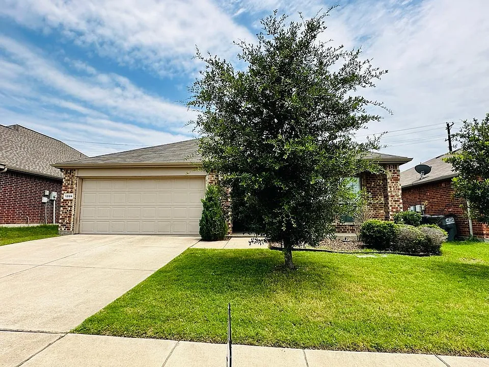 1209 Lone Pine Dr