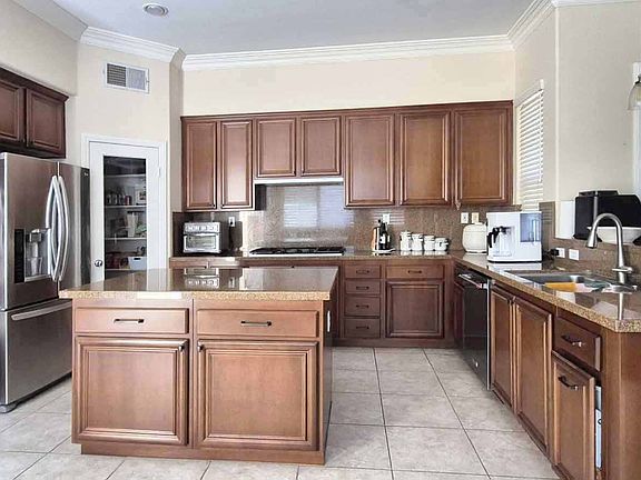 2nd image of 13945 Kerry Ln