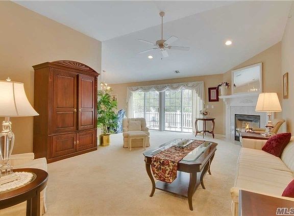 3rd image of 54 Rose Ln