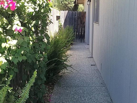 3rd image of 806 W El Dorado Dr