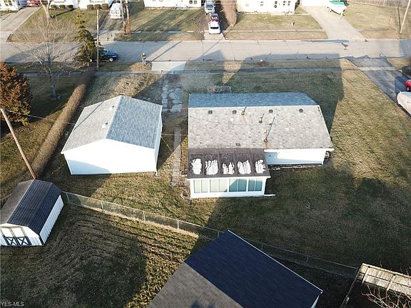 4th image of 966 Bradford Dr