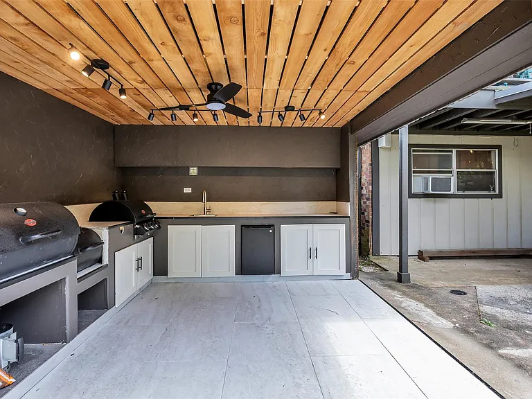 22502 Fields Ln — Photo 31