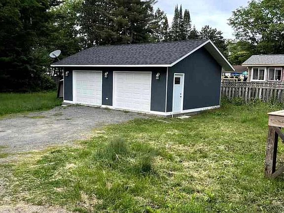 2nd image of 253 Maple St