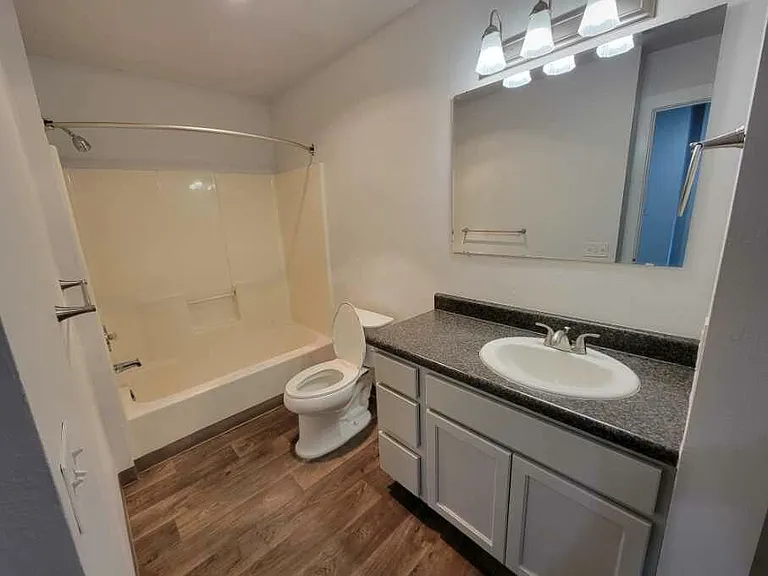 Mission View Flats — Photo 13