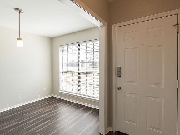 3rd image of 1201 Sheppard Ln