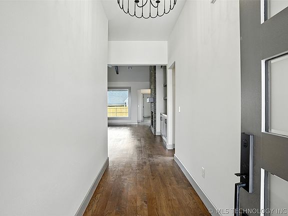 3rd image of 13656 S 21st St E