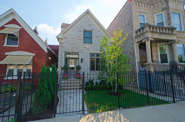 1st image of 1417 N Oakley Blvd