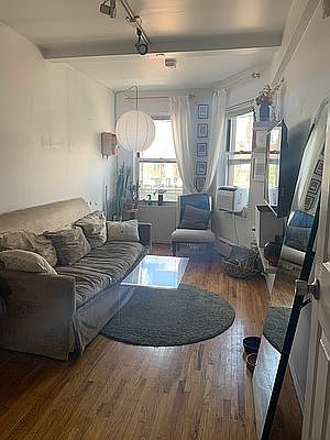 4th image of 368 W 46th St #5C