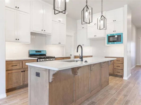 3708 Lynne Ave, Edmond, OK 73012