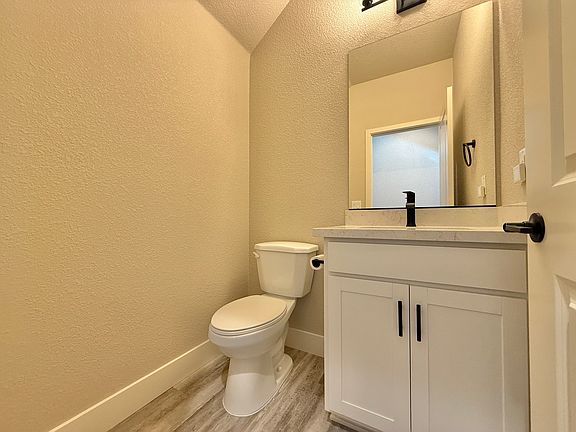 5th image of 452 Blackbird Ln