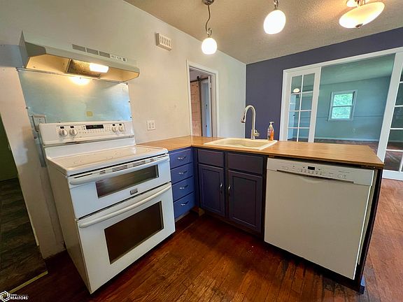 5th image of 310 W Orange St