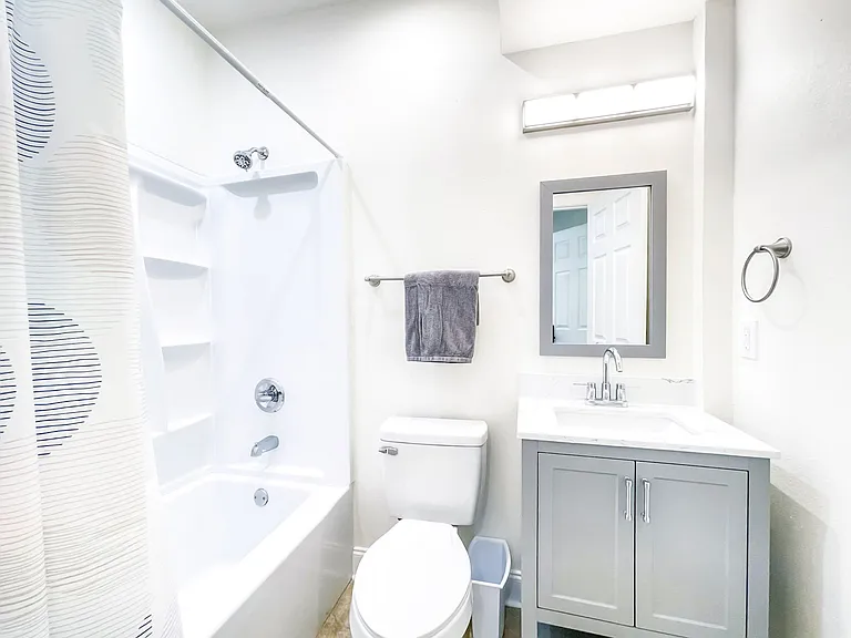 Private bathroom for room 101