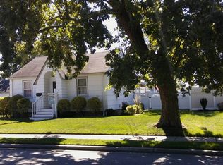 6 Canal Rd, Massapequa, NY 11758