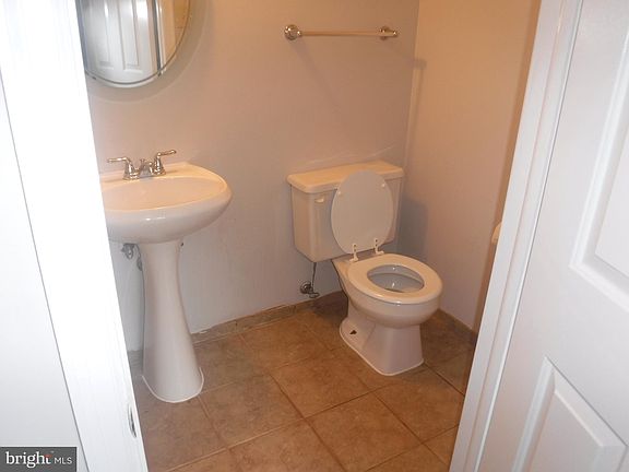 3rd image of 8457 Aurora Ct
