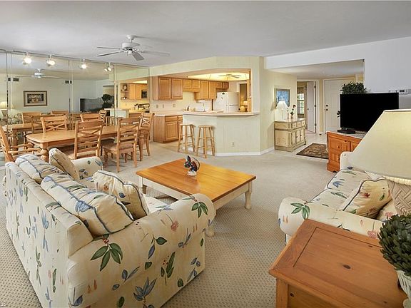 3rd image of 26900 Wedgewood DR #403