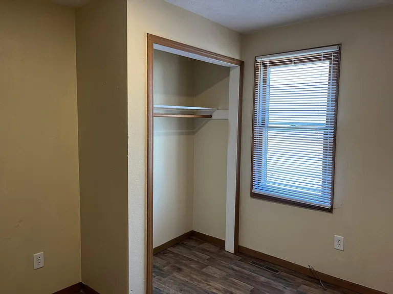 813 W Poplar St #813 — Photo 5