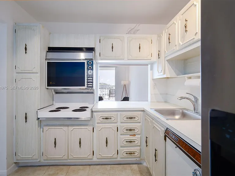 6900 Bay Dr #6H — Photo 9