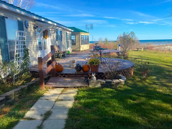 2615 Shore Dr, Saint Ignace, MI 49781