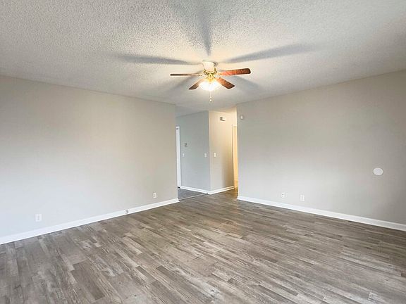 2nd image of 1012 Cooper Dr