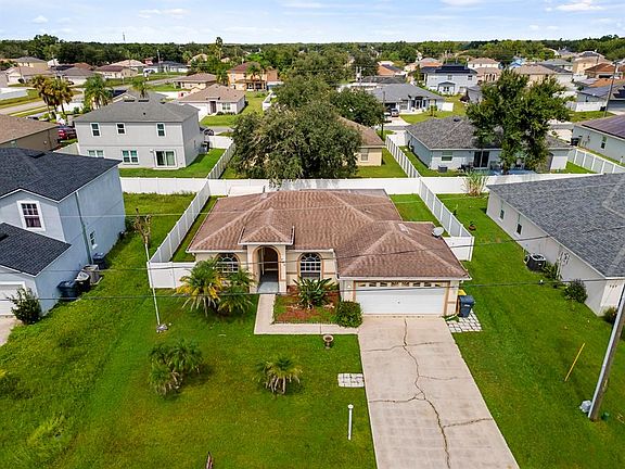 4th image of 705 ROBIN COURT