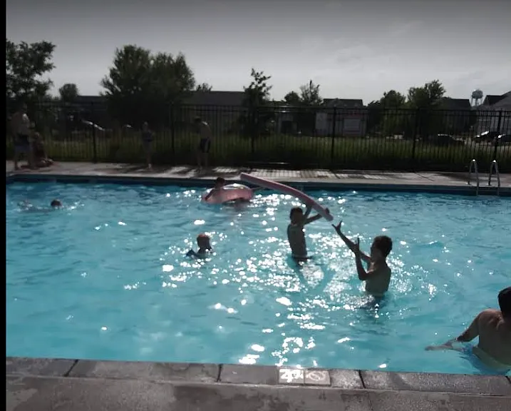 2 community pools