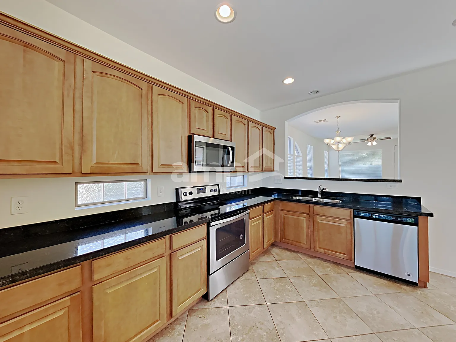 3 bed, 2.5 bath, 1598 sqft, $2,195 — Photo 3